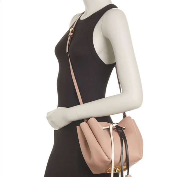 Valentino Rockstud V logo bucket crossbody medium - Picture 5 of 9